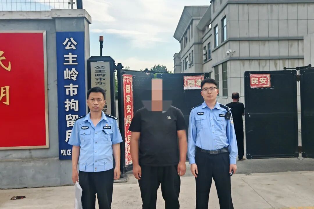 太嚣张！5辆超载货车组团强闯高速，涉案6人全被拘！