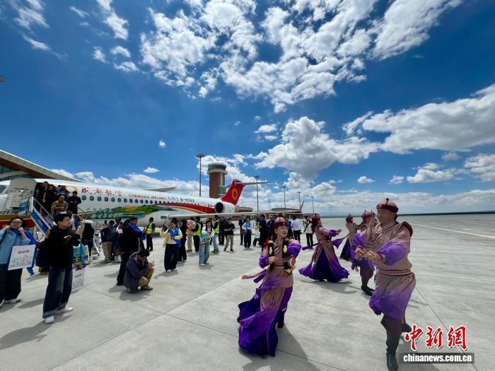 中国国产客机开通第二条高高原航线 C909首航新疆和静巴音布鲁克 中国国产客机开通第二条高高原航线 C909首航新疆和静巴音布鲁克