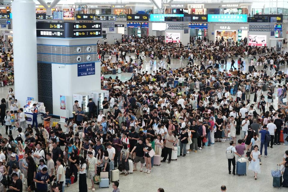 7月1日起实施新运行图,新开韶山至延安、佛山至长沙列车,加开长沙南至怀化等列车 7月1日起实施新运行图,新开韶山至延安、佛山至长沙列车,加开长沙南至怀化等列车