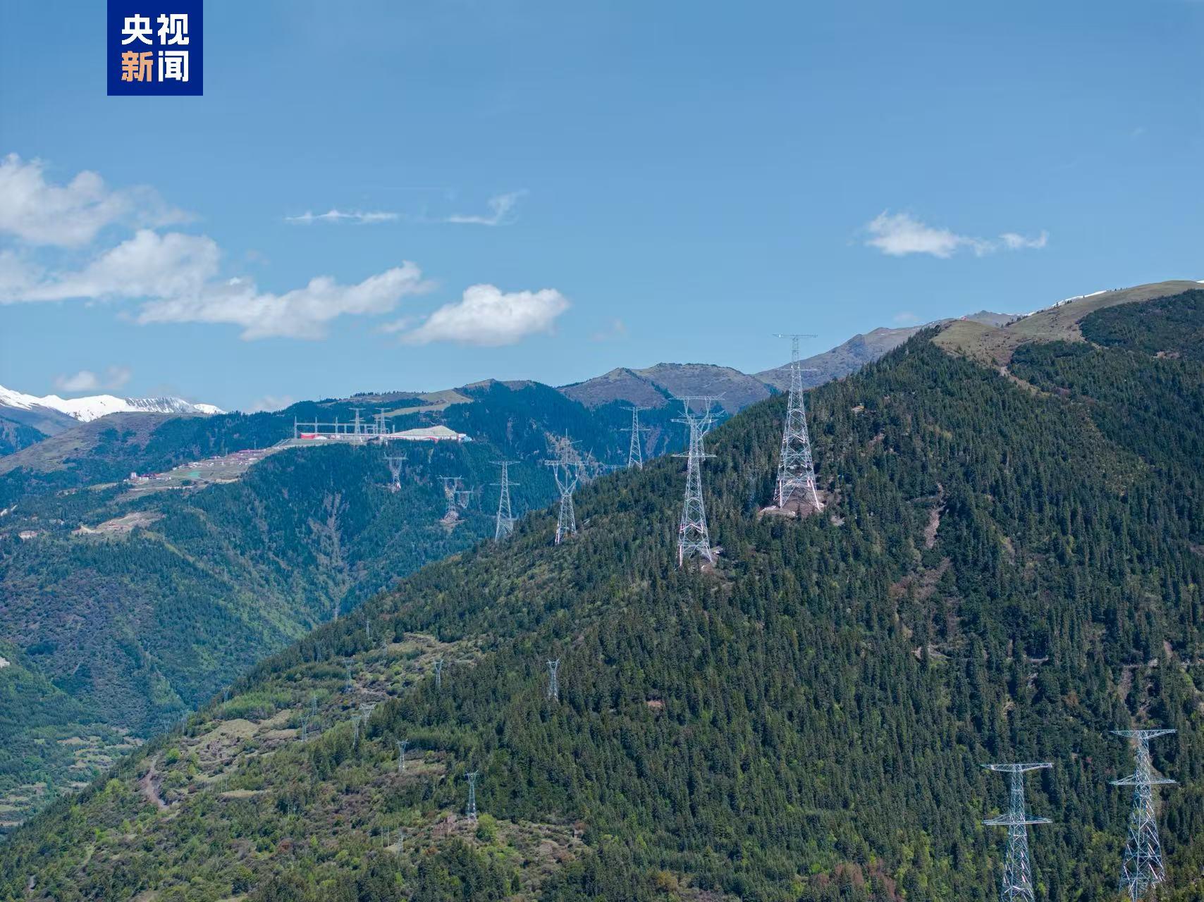 阿坝—成都东1000千伏特高压交流工程全线组塔完成 阿坝—成都东1000千伏特高压交流工程全线组塔完成
