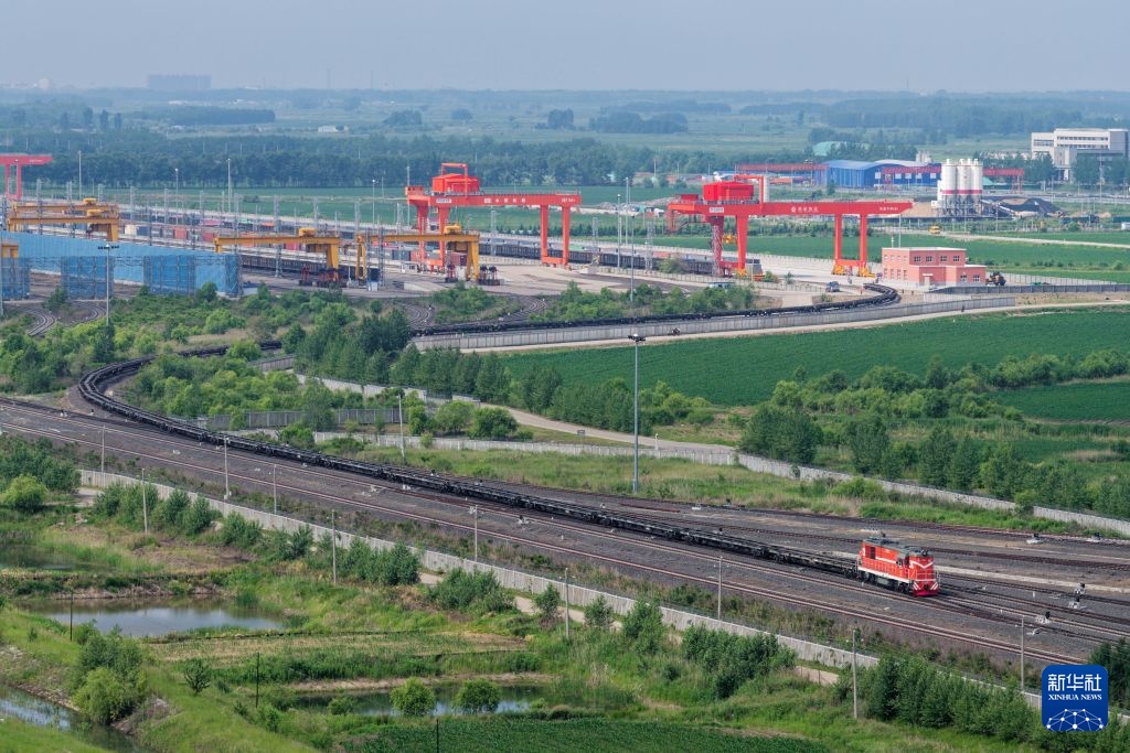 同江铁路口岸中欧班列通行量大幅攀升 同江铁路口岸中欧班列通行量大幅攀升