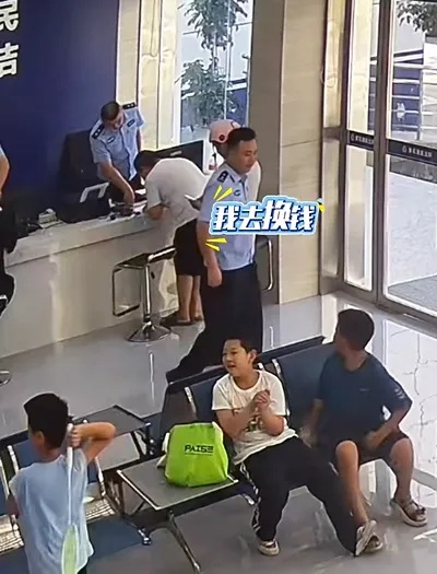 “叔叔，能借我10块钱吗？”一个求助，牵出全所民警的“秘密”与默契