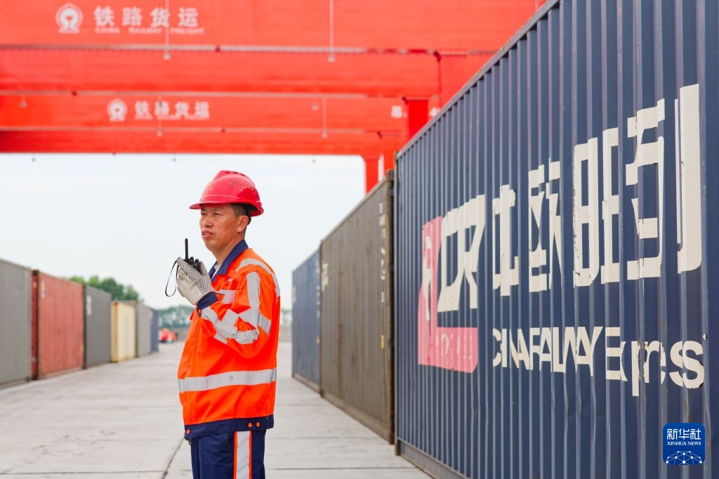 同江铁路口岸中欧班列通行量大幅攀升 同江铁路口岸中欧班列通行量大幅攀升