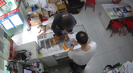 男子中奖心切盗万元彩票,兑奖1540元换来铁手铐 男子中奖心切盗万元彩票,兑奖1540元换来铁手铐