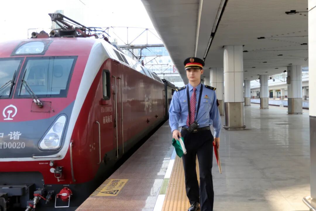 有颜值更有实力！“00后”小伙儿破格晋升！