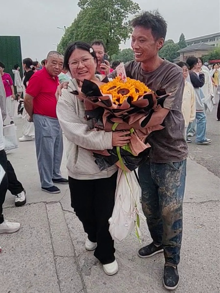 542分！阜阳“泥水爸爸”女儿超过安徽历史类特控线20分！“很满意！”