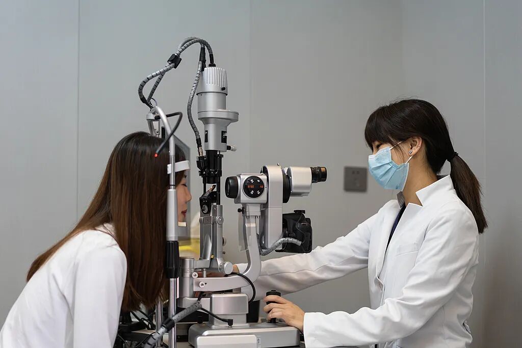 严重可致盲，这4个可能毁掉眼睛的行为有人天天都在做