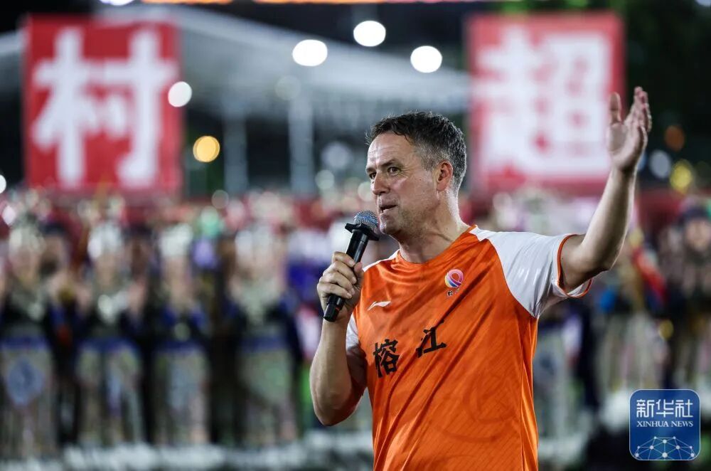 世界杯正火，著名球星欧文却来了“村超”