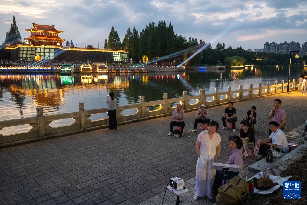 荆州古城 流光溢彩
