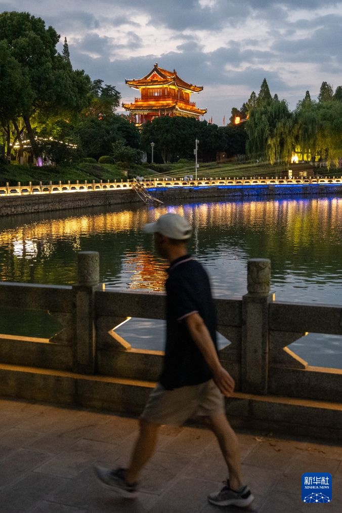 荆州古城 流光溢彩