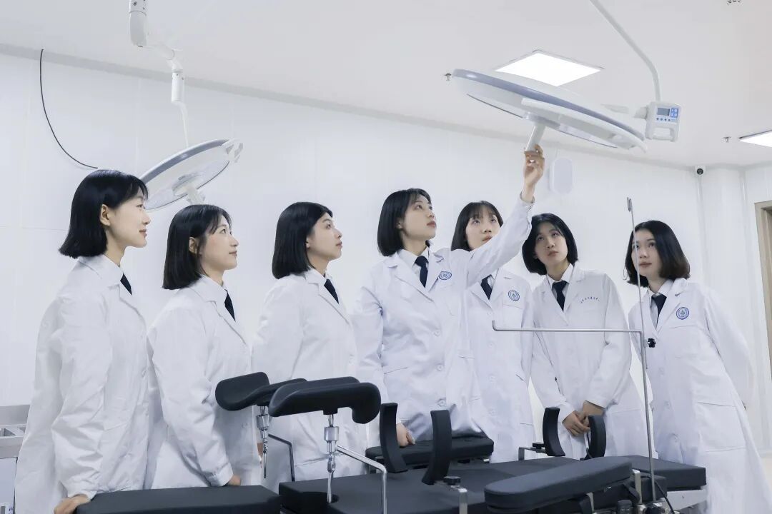 又美又飒！一个班7名女学员，全部被录取为研究生