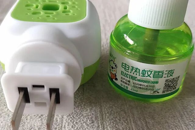 垫了一张纸，差点烧掉一个家，这个习惯很多人都有