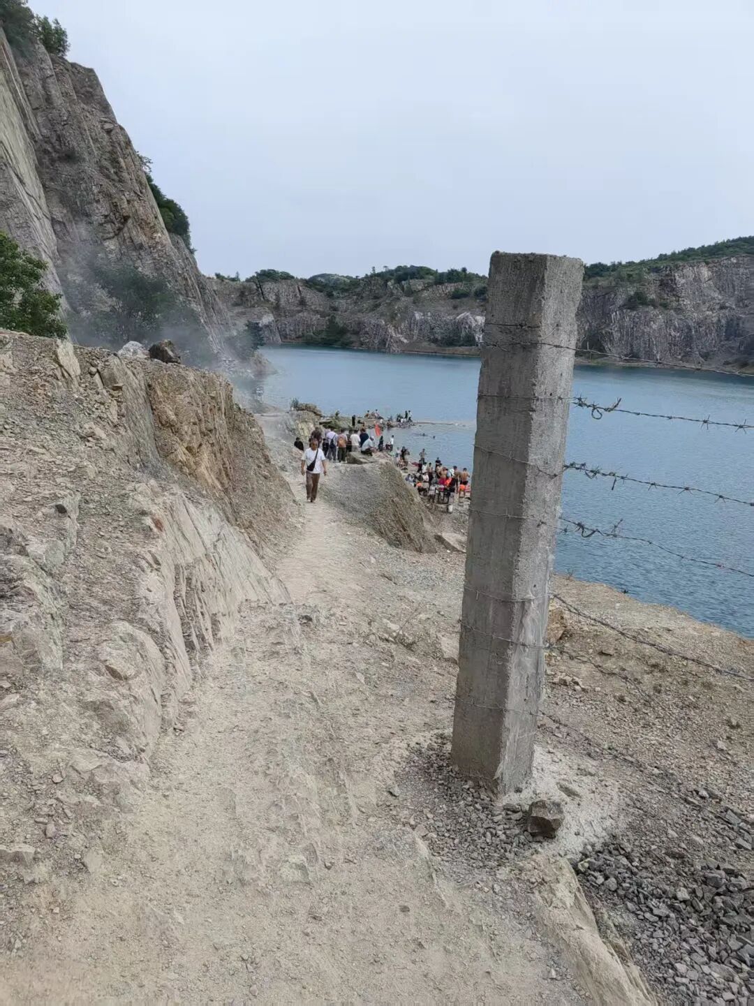 15岁女孩在“网红打卡点”坠湖身亡，前一天刚参加完中考