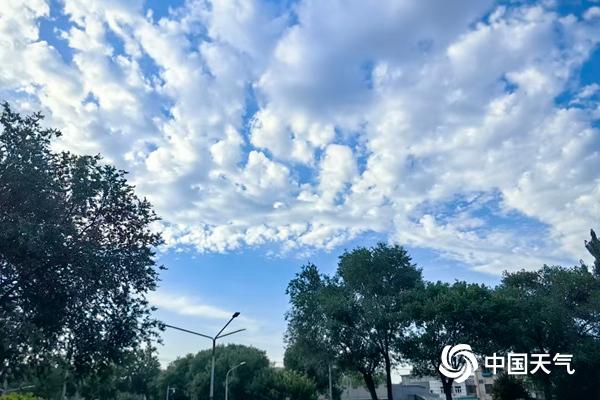 北京今天炎热持续最高温可达34℃ 明后天雷雨来扰气温下降