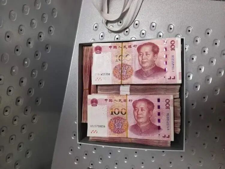 十万火急！男子弄丢表弟20万结婚礼金，捡拾者惊呆：以为不要了...