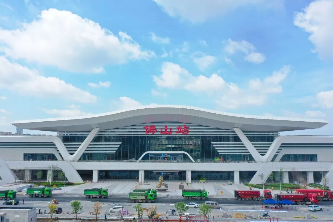 位于佛山市中心，这座新高铁站，即将开通运营