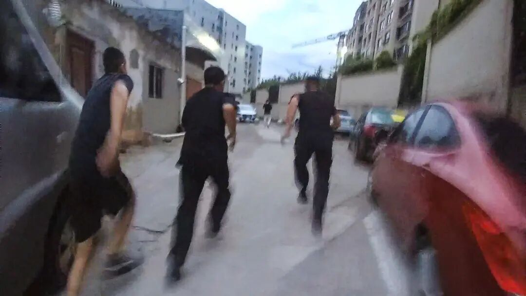 毒贩悬赏警察：“一颗人头200万，一条腿50万，一只手30万，一双眼睛10万……”