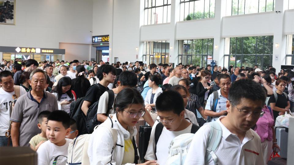 畅通跨省通道、加密通勤班次，长沙火车站7月1日起出行再升级