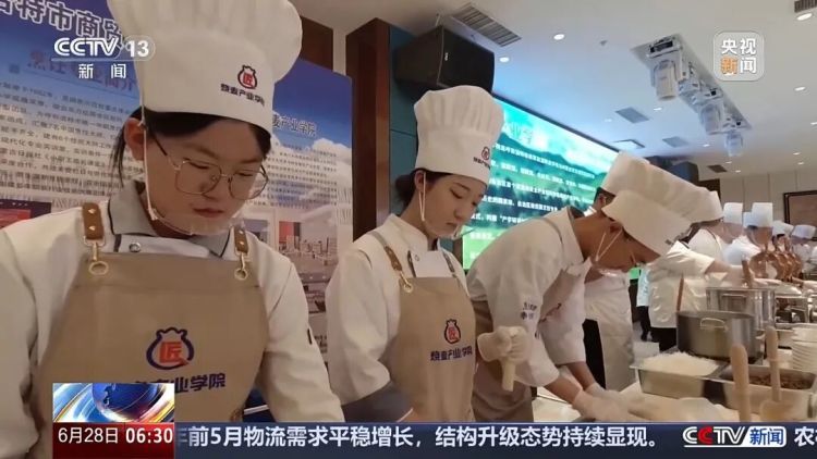 还没毕业，企业就来“抢人”！这些专业，太“香”了→
