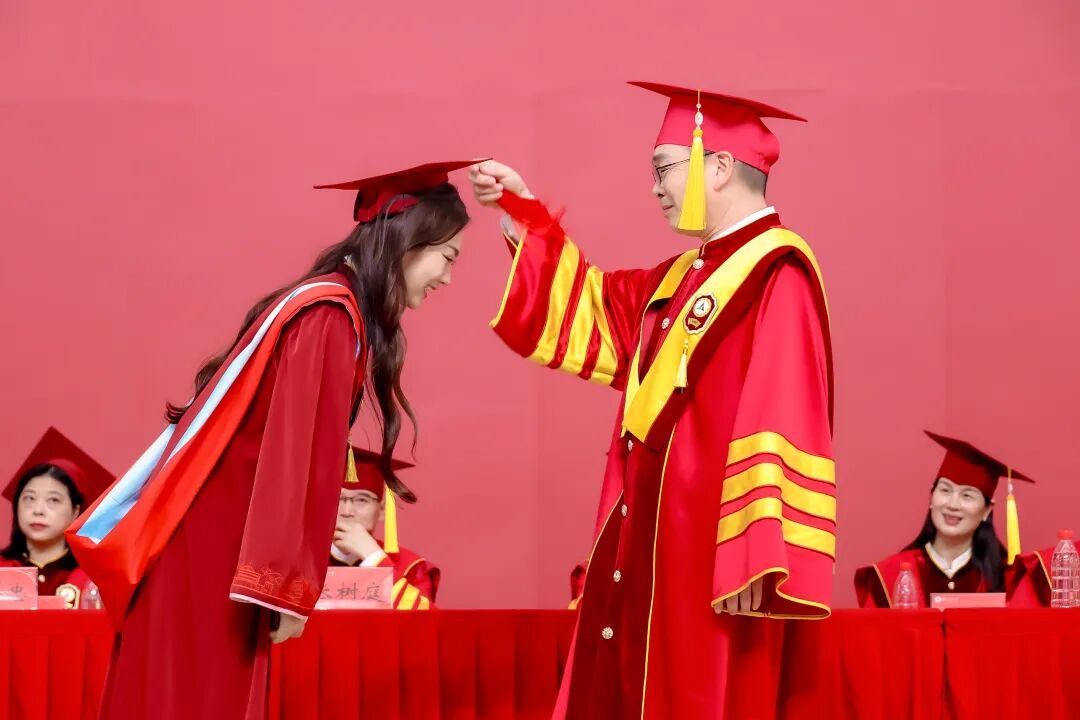 这些大学校长的毕业寄语，哪句戳中了你？