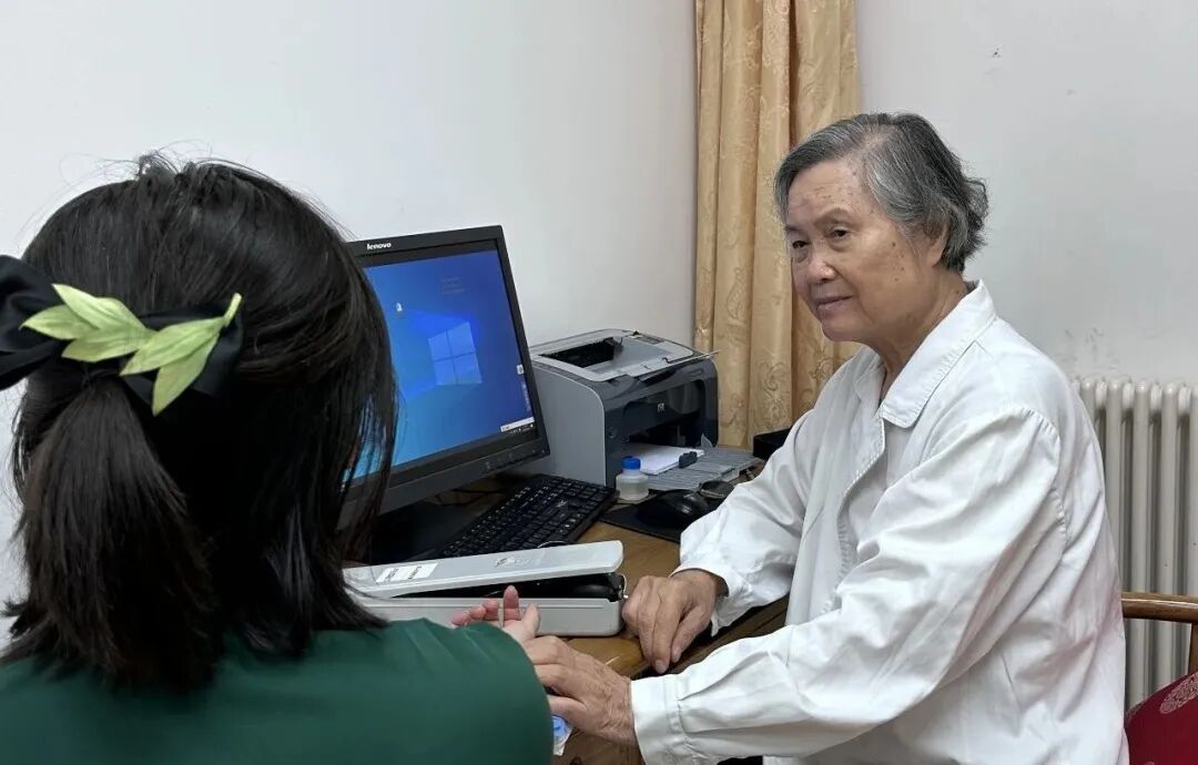 从小体弱多病，87岁国医名师却活成了“逆龄”传奇！她的养生法，人人可抄