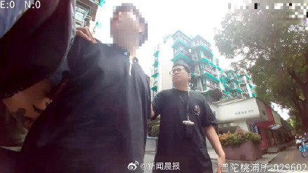上海一网约车司机转给乘客1万5后被拉黑