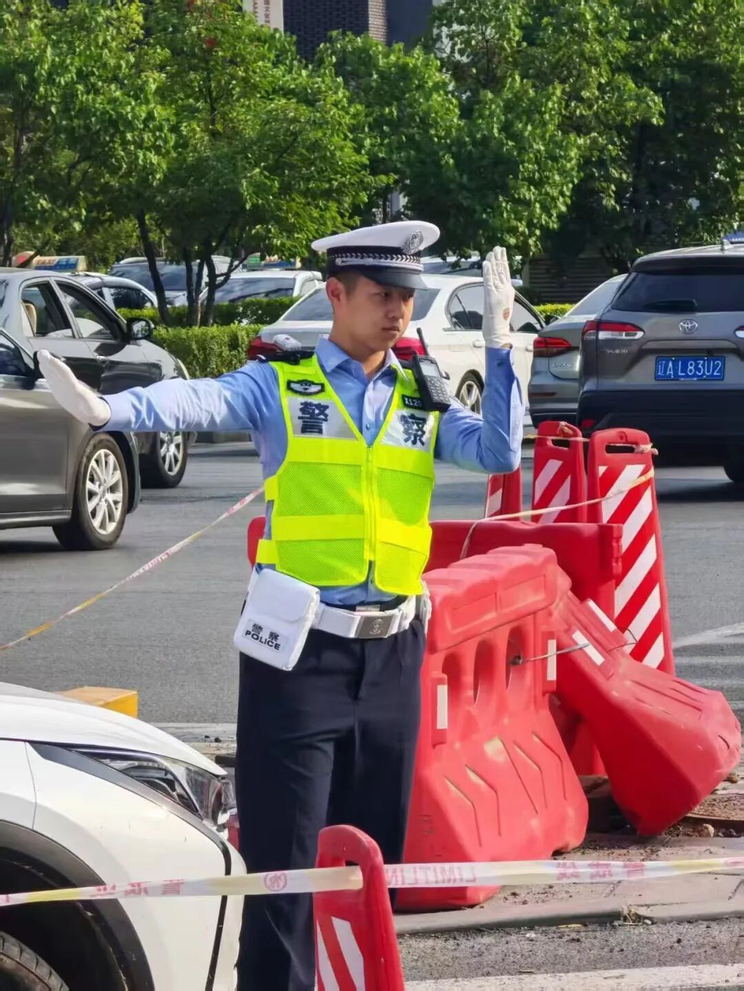 唐万羴在执法现场被撞牺牲，年仅22岁