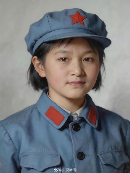 105岁女红军收到大学生的礼物