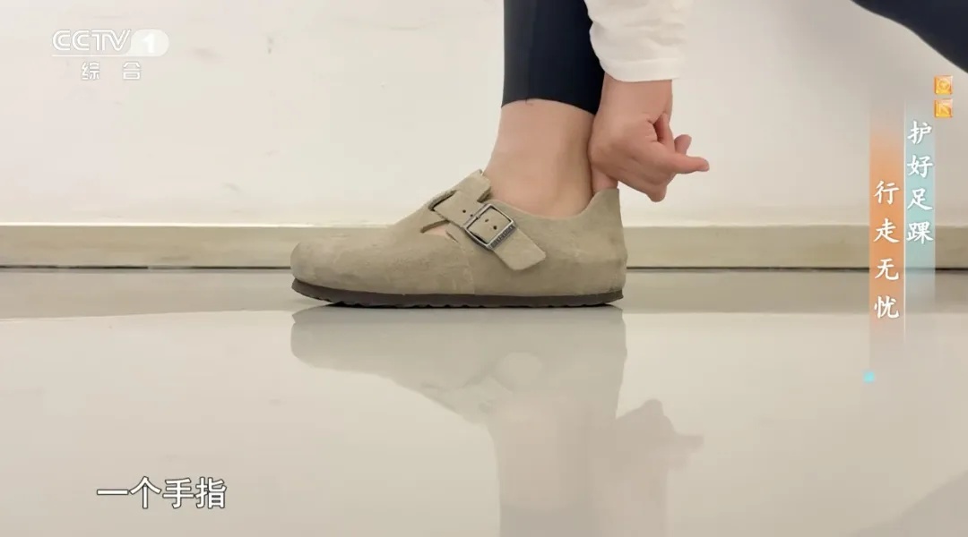 双脚是全身健康的“放大镜”！快看看你的脚，有这5个症状可能是疾病发出的信号