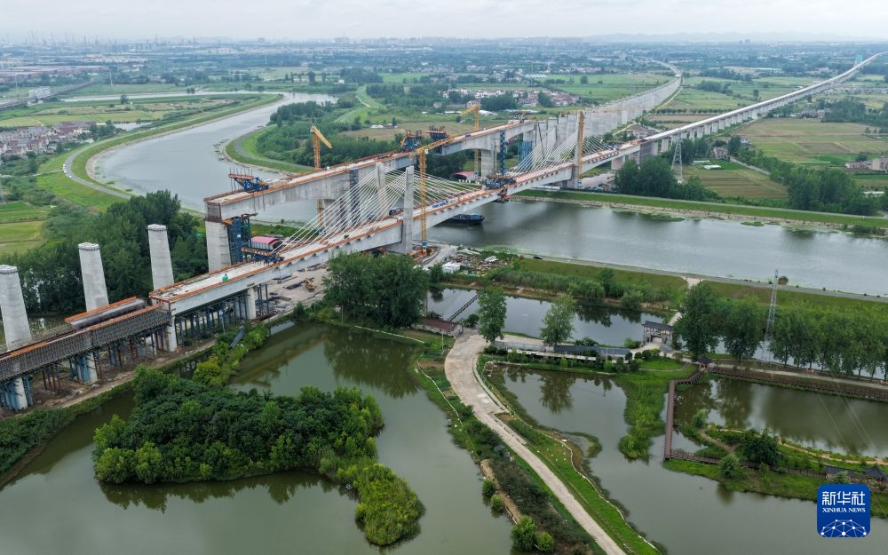 宁淮城际铁路全线跨度最大桥梁合龙