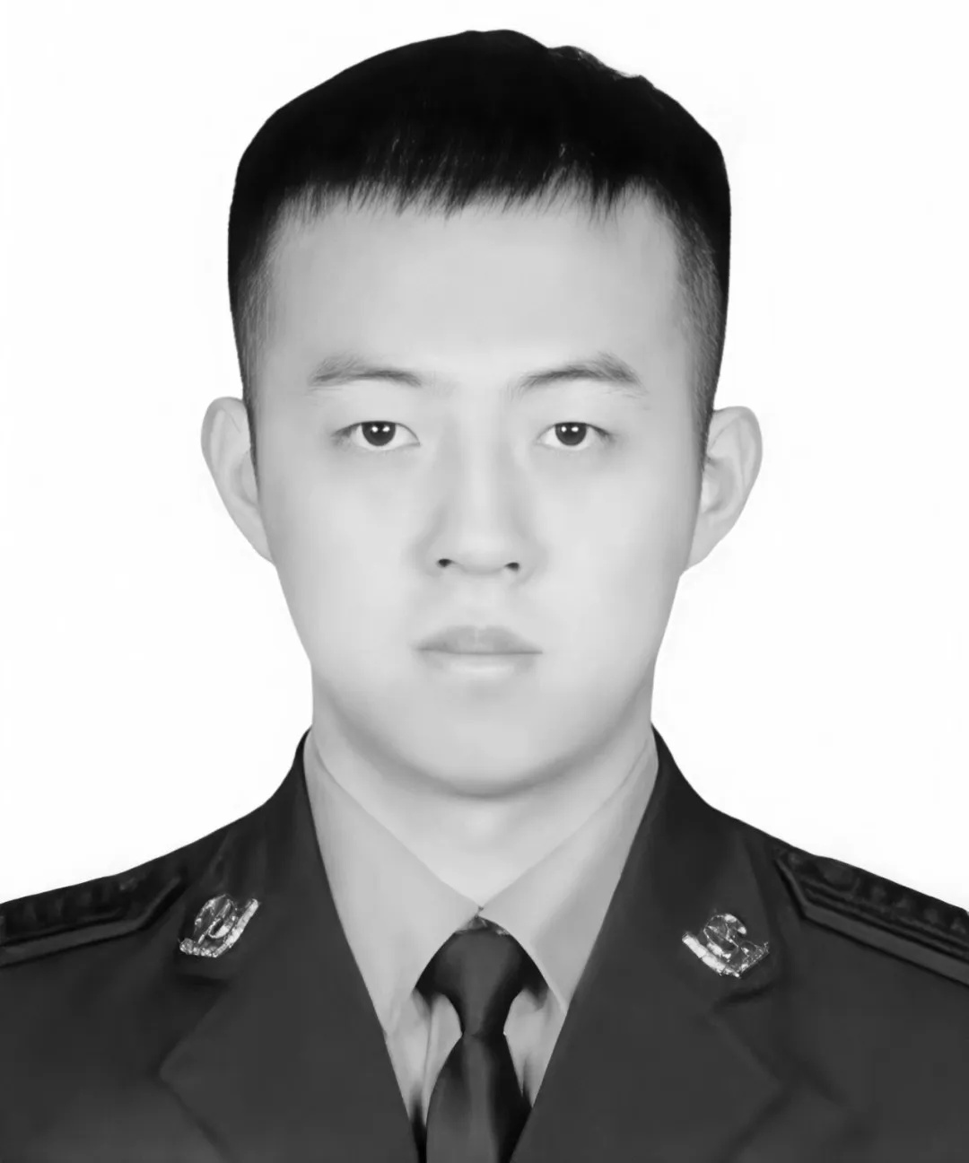 痛心！22岁交警唐万羴，执勤时不幸牺牲
