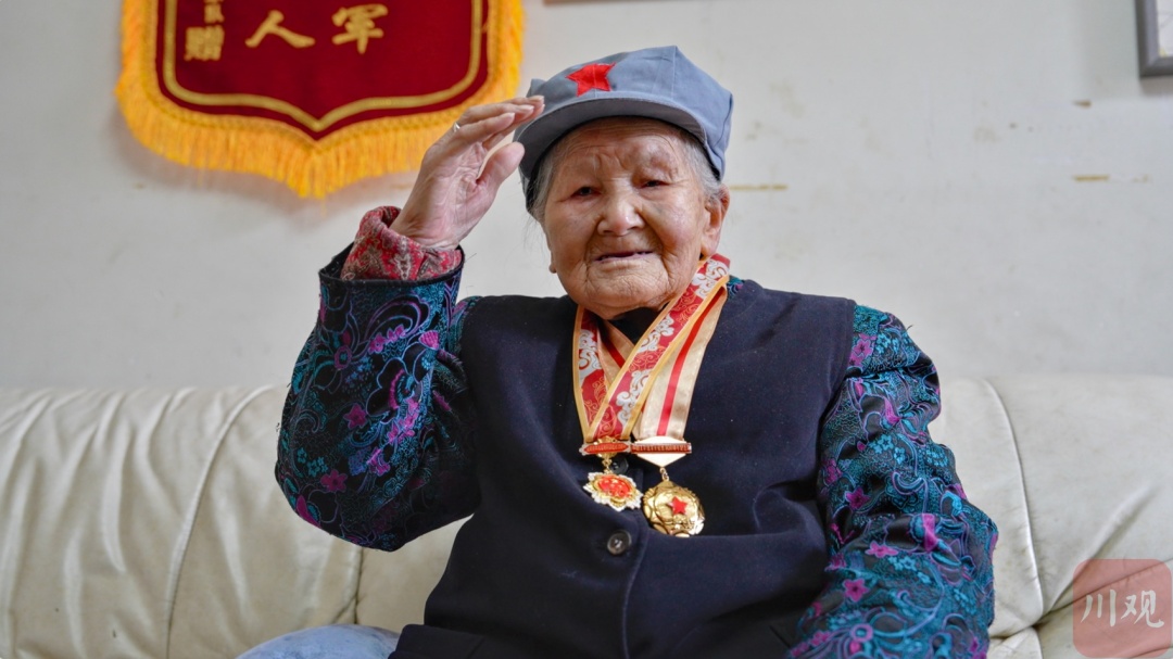 致敬！全国唯一健在长征女红军王全英迎105岁生日
