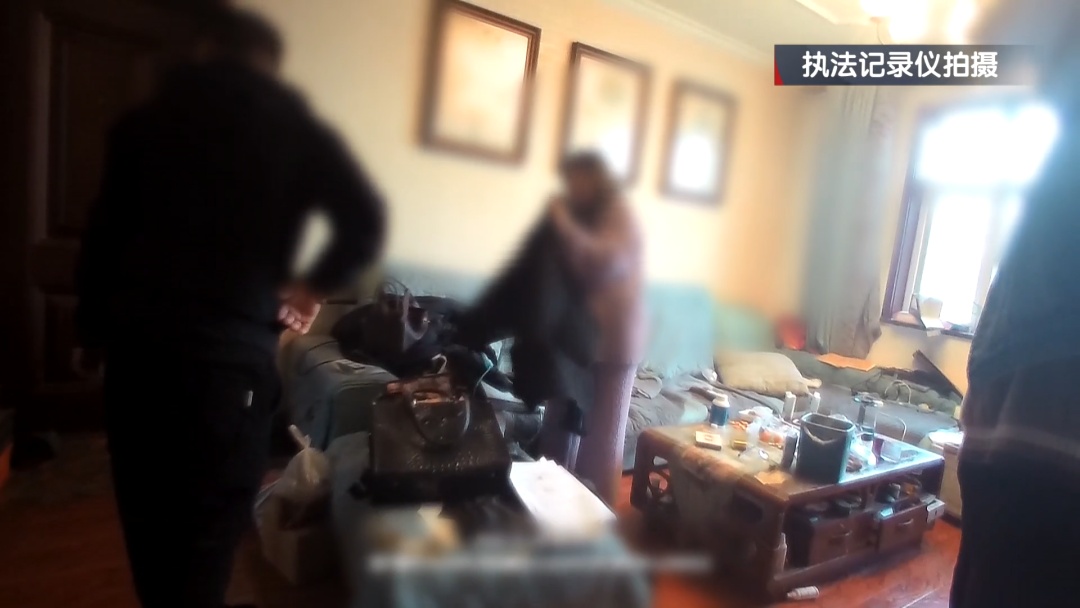 北京奇案：女子网购羊绒大衣“尝到甜头”，最终将自己推入深渊