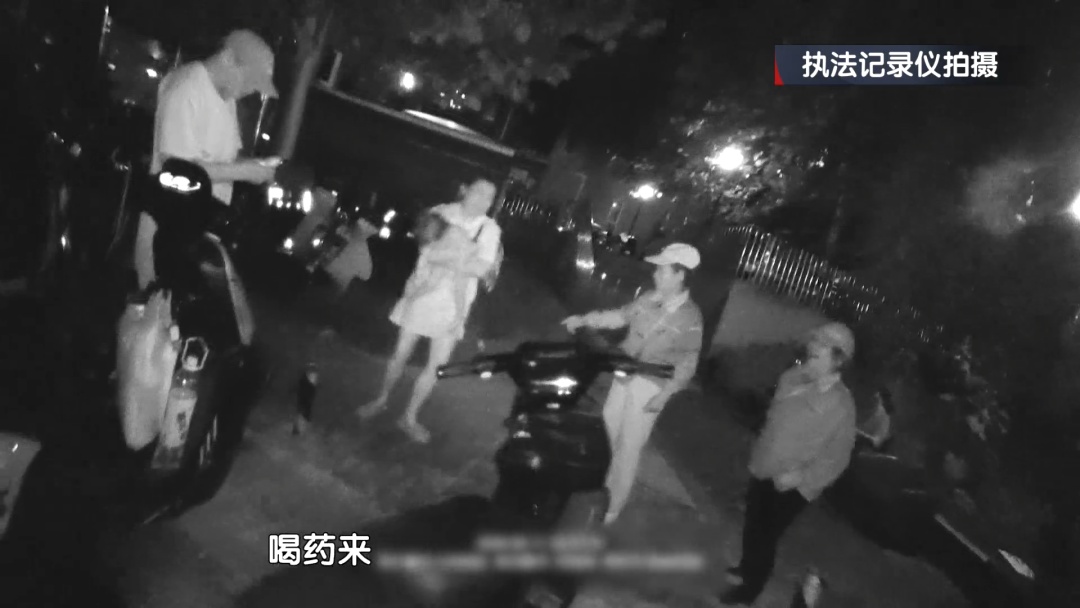 北京突发:一岁幼童呛药窒息 丰台民警现场急救 北京突发:一岁幼童呛药窒息 丰台民警现场急救