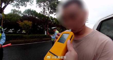 男子轻信杨梅酒不上头被查出酒驾