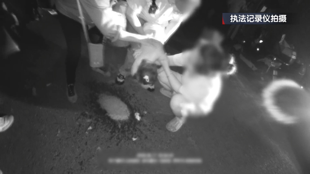 北京突发:一岁幼童呛药窒息 丰台民警现场急救 北京突发:一岁幼童呛药窒息 丰台民警现场急救