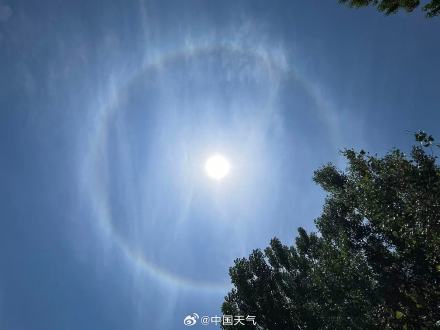 北京超大日晕亮相 北京超大日晕亮相