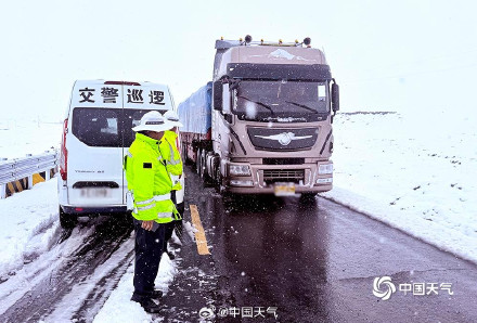 7月青海一些地方还在下雪 7月青海一些地方还在下雪