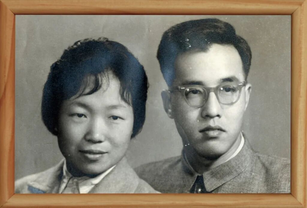 上海这对老夫妻走了!17元盒饭分两顿吃,却捐出500万救455个孩子...... 上海这对老夫妻走了!17元盒饭分两顿吃,却捐出500万救455个孩子......
