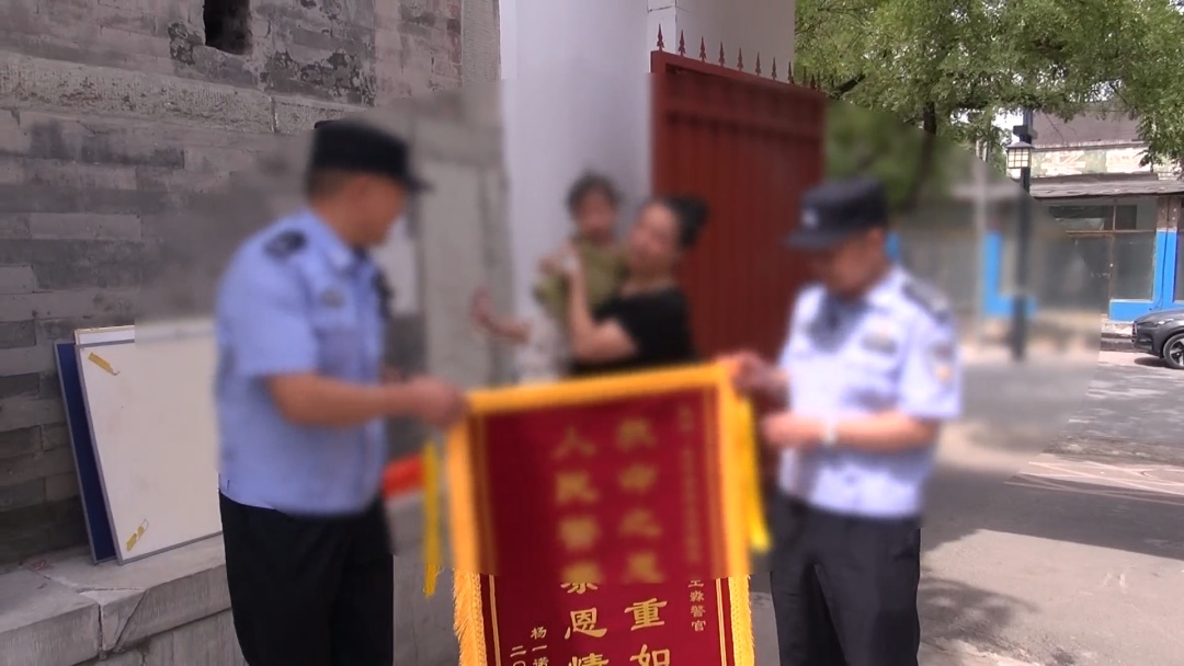 北京突发:一岁幼童呛药窒息 丰台民警现场急救 北京突发:一岁幼童呛药窒息 丰台民警现场急救