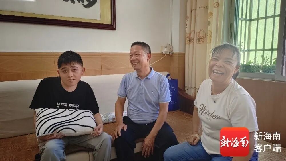 805分！2岁患罕见病、握笔都难的海南少年惊动中科大