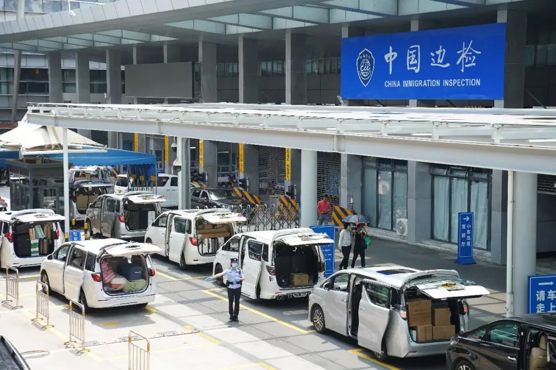 深圳湾口岸通关有调整→ 深圳湾口岸通关有调整→