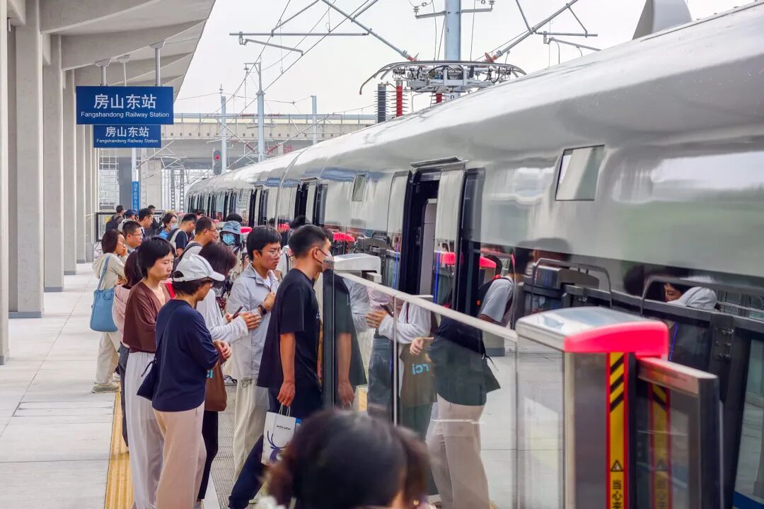 房山东至北京西最快23分钟!市民实测:省时间还省体力—— 房山东至北京西最快23分钟!市民实测:省时间还省体力——