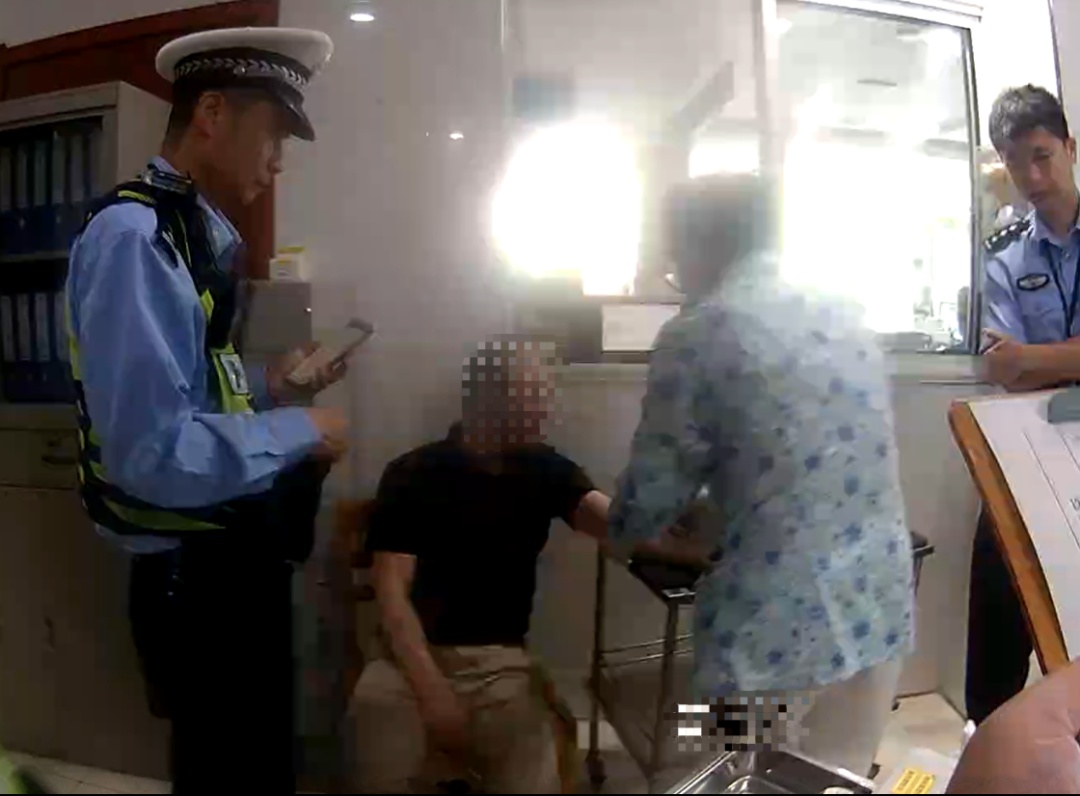 大清早发现自家车里躺了个人,海宁吴大姐报警,警方一查…… 大清早发现自家车里躺了个人,海宁吴大姐报警,警方一查……