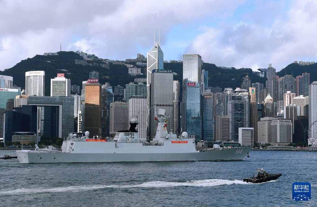 海军舰艇编队抵达香港