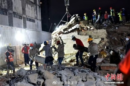 委内瑞拉地震遇难人数升至2295人 委内瑞拉地震遇难人数升至2295人