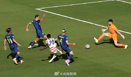 世界杯1/16决赛 美国2比0胜波黑 世界杯1/16决赛 美国2比0胜波黑