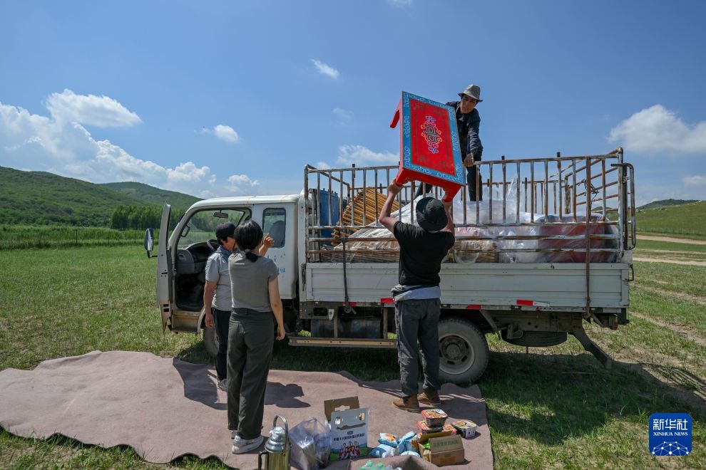 走向夏牧场 走向夏牧场
