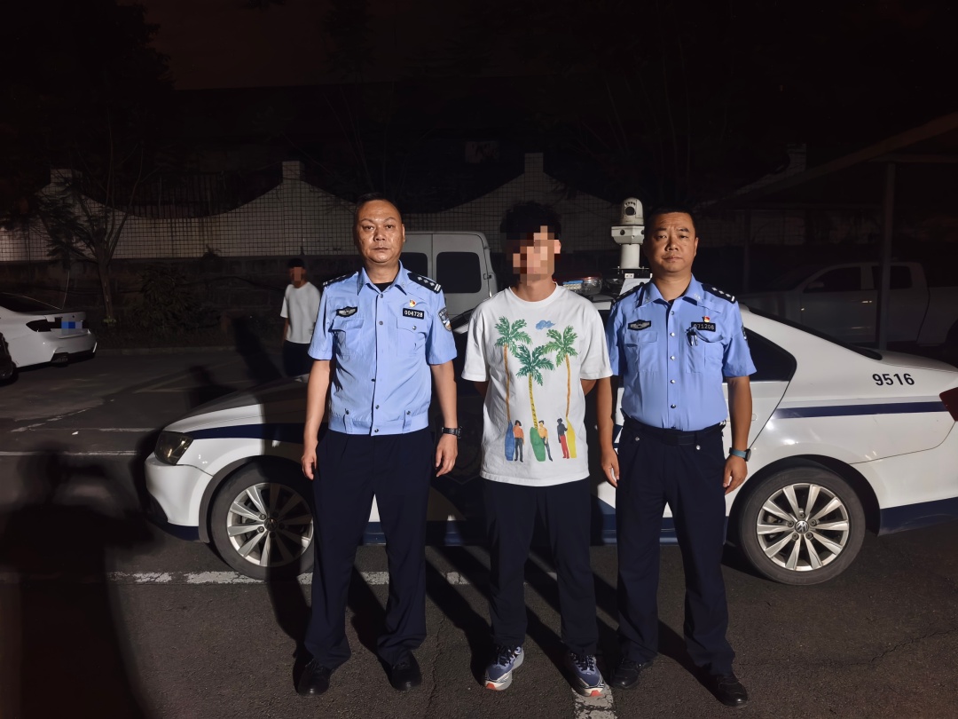 6坐面包车硬塞15人！交警：严重超员，必严惩