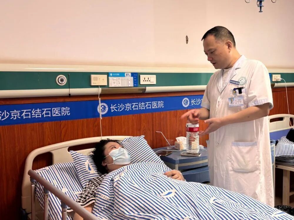 女子患肾结石不痛以为好了，2个月后双肾却积水“亮红灯”